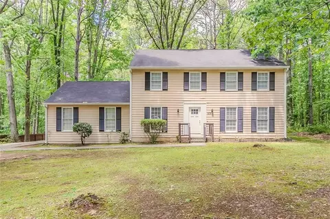 205 N Fayette Dr, Fayetteville, GA 30214