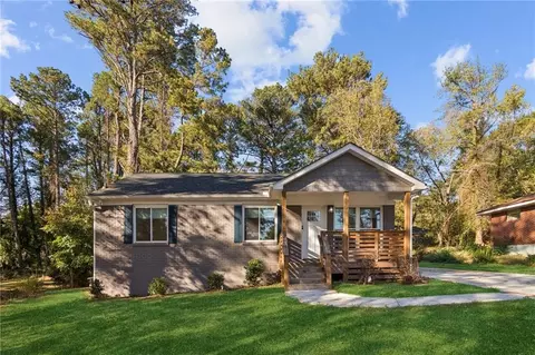 3682 Daisy Dr, Decatur, GA 30032