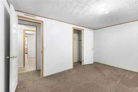 Bedroom - 526 Stoneridge Dr, Winder, GA 30680 photo 2 of 4