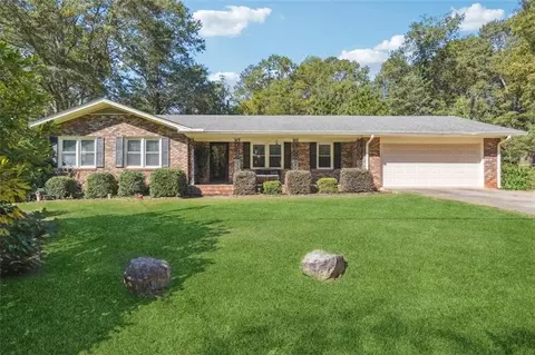 130 Seagraves Dr, Athens, GA 30605
