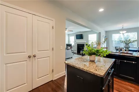 Entry Way - 4072 Elsdon Dr, Austell, GA 30106 photo 6 of 8