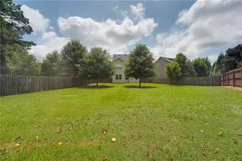 Exterior - 4072 Elsdon Dr, Austell, GA 30106 photo 3 of 3