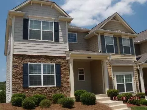 2462 Suwanee Pointe Dr, Lawrenceville, GA 30043