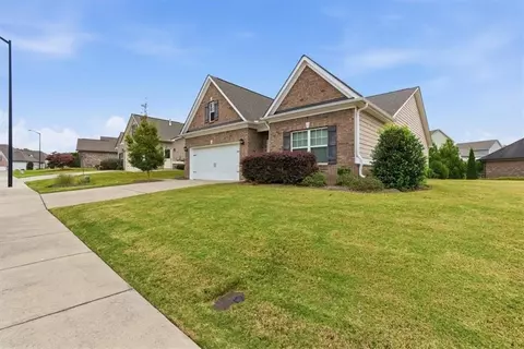Exterior - 112 Willowbrook Dr, Calhoun, GA 30701 photo 4 of 12