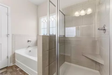 Bath - 112 Willowbrook Dr, Calhoun, GA 30701 photo 3 of 4