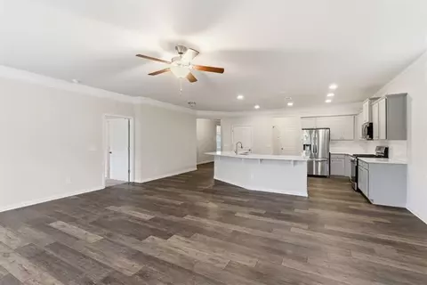 Living - 112 Willowbrook Dr, Calhoun, GA 30701 photo 1 of 5