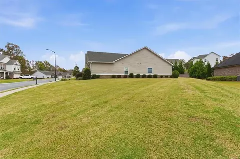 Exterior - 112 Willowbrook Dr, Calhoun, GA 30701 photo 5 of 12