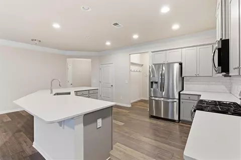Kitchen - 112 Willowbrook Dr, Calhoun, GA 30701 photo 6 of 6