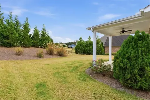 Exterior - 112 Willowbrook Dr, Calhoun, GA 30701 photo 12 of 12