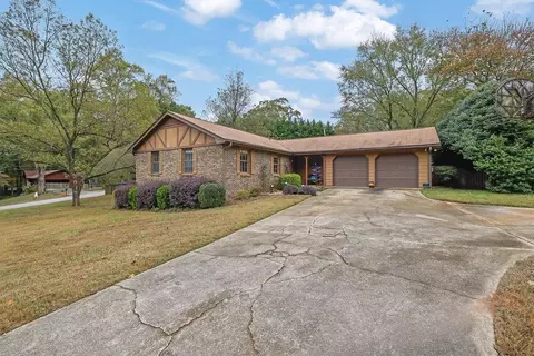 248 Kettlewood Dr SW, Lilburn, GA 30047