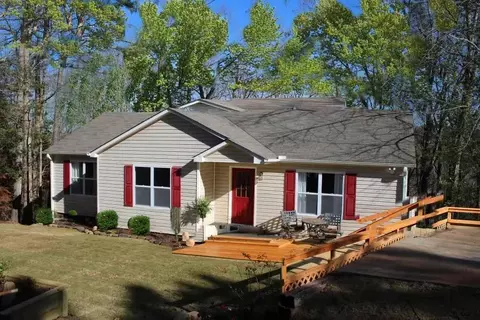 3711 Rambling Woods Dr, Loganville, GA 30052