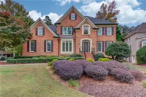 1355 Woodland Lake Dr, Snellville, GA 30078