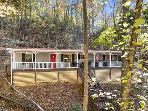 4227 White Oak Dr, Hiawassee, GA 30546
