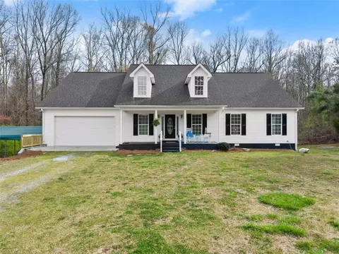 2215 Hwy 323, Gillsville, GA 30543