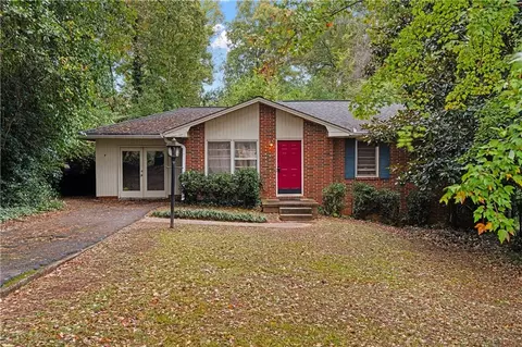 3166 Lindmoor Dr, Decatur, GA 30033