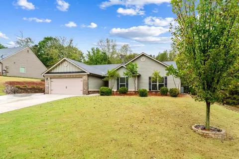 519 Lena Dr, Hoschton, GA 30548