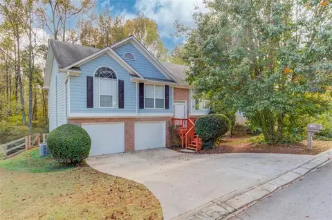 1605 Watercrest Cir, Lawrenceville, GA 30043