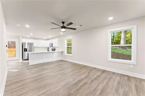 6760 Thunder Trl, Gainesville, GA 30506 photo 4