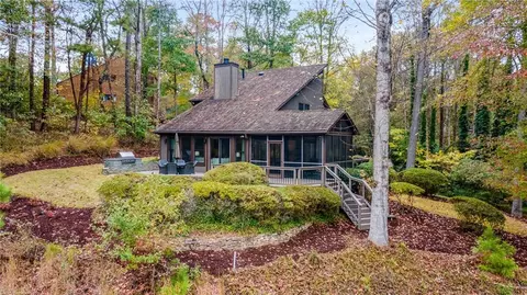 930 Tiber Cir, Alpharetta, GA 30022