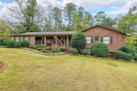 2827 Beverly Hills Dr, Marietta, GA 30068