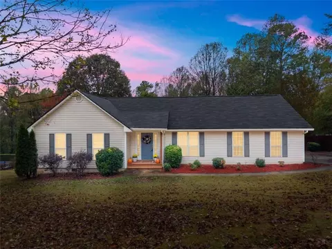 4912 Peach Mountain Dr, Gainesville, GA 30507