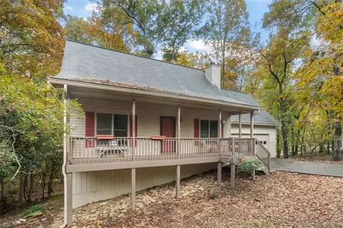 102 Modoc Ct, Waleska, GA 30183