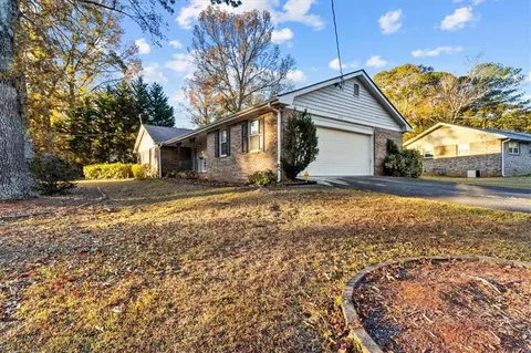 2075 Pinewood Dr, Covington, GA 30016 photo 4
