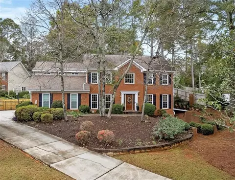 2237 Chadds Creek Dr, Marietta, GA 30062