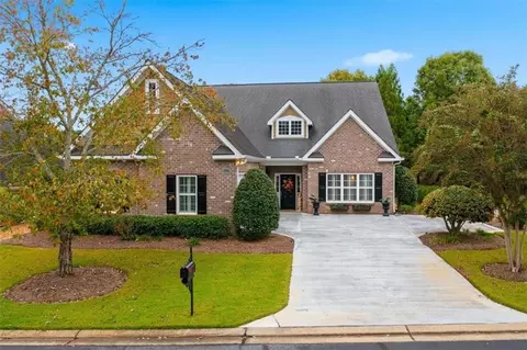206 Maplecrest Ln SE, Rome, GA 30161