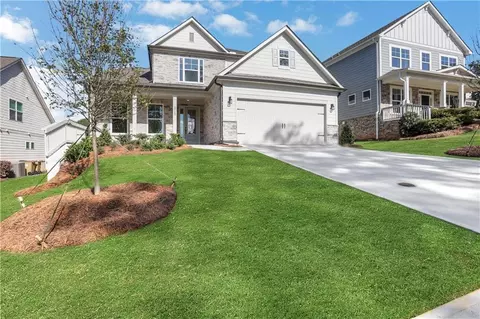 6704 Cambridge Dr, Flowery Branch, GA 30542