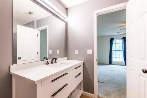 Bath - 61 Freeman Rd, Lagrange, GA 30240 photo 3 of 5