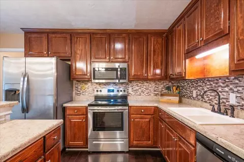 Kitchen - 61 Freeman Rd, Lagrange, GA 30240 photo 2 of 6