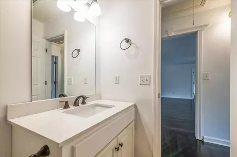 Bath - 61 Freeman Rd, Lagrange, GA 30240 photo 5 of 5