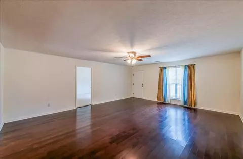 Living - 61 Freeman Rd, Lagrange, GA 30240 photo 4 of 7
