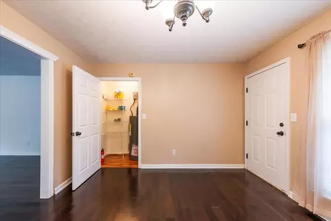 Entry Way - 61 Freeman Rd, Lagrange, GA 30240 photo 2 of 5