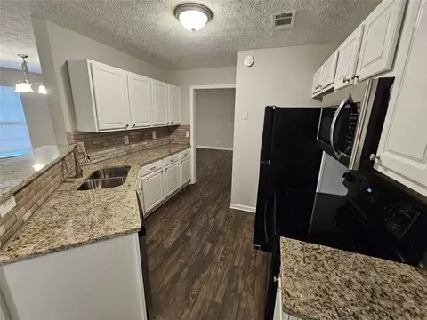 Kitchen - 333 Fallview Dr, Mcdonough, GA 30253 photo 2 of 4