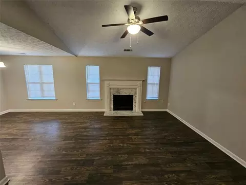 Living - 333 Fallview Dr, Mcdonough, GA 30253 photo 1 of 6