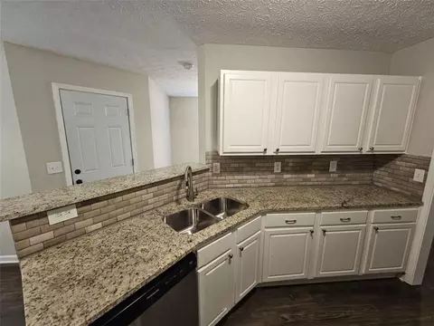 Kitchen - 333 Fallview Dr, Mcdonough, GA 30253 photo 3 of 4
