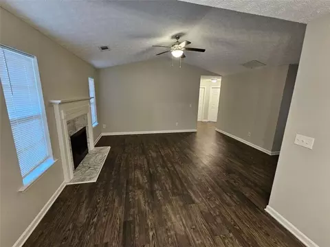 Living - 333 Fallview Dr, Mcdonough, GA 30253 photo 3 of 6