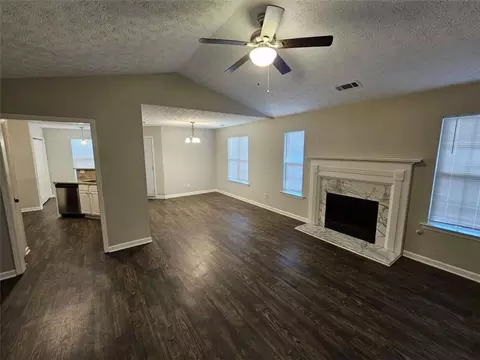 Living - 333 Fallview Dr, Mcdonough, GA 30253 photo 2 of 6