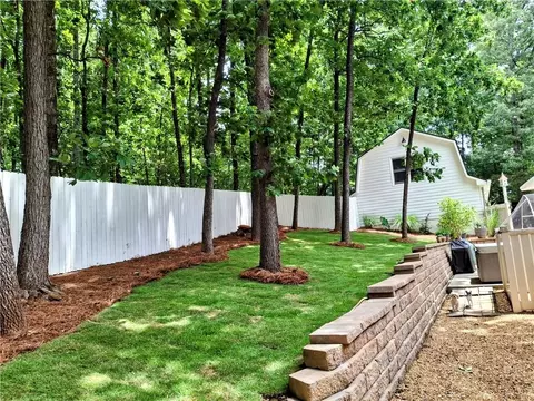 Exterior - 3978 Devonshire Dr, Marietta, GA 30066 photo 8 of 10