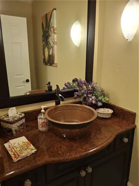 Bath - 3978 Devonshire Dr, Marietta, GA 30066 photo 2 of 3