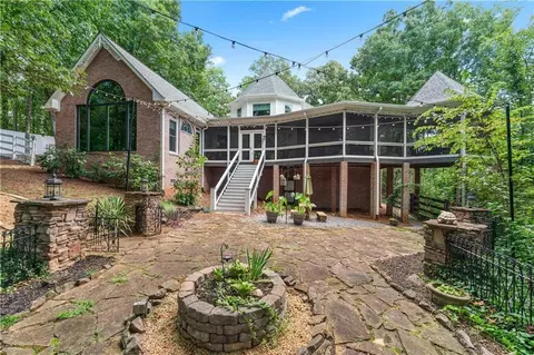 Exterior - 3978 Devonshire Dr, Marietta, GA 30066 photo 1 of 11