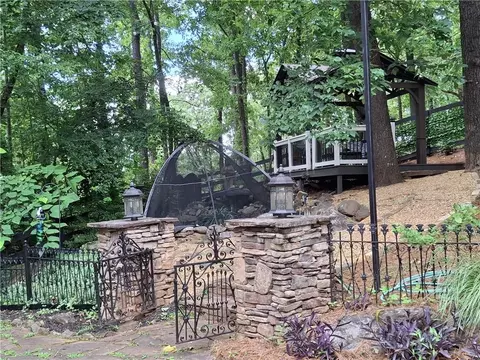 Exterior - 3978 Devonshire Dr, Marietta, GA 30066 photo 6 of 11
