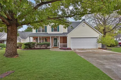 251 Lake Valley Dr, Loganville, GA 30052