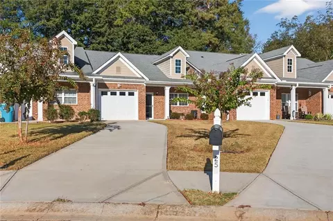 250 Rosenwald Ln, Hampton, GA 30228