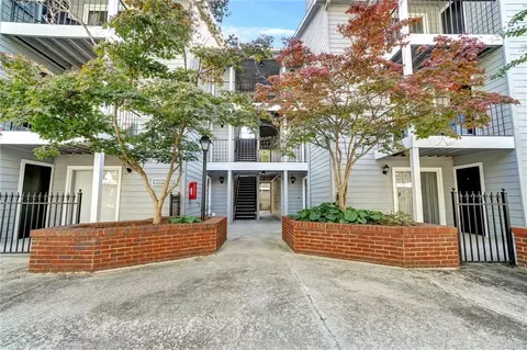 628 Granville Ct, Sandy Springs, GA 30328
