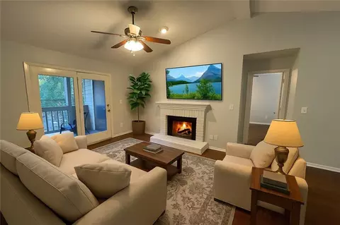528 Warm Springs Cir, Roswell, GA 30075