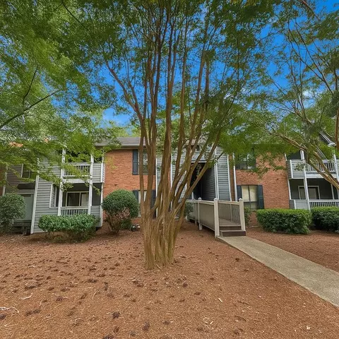 528 Warm Springs Cir, Roswell, GA 30075