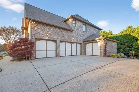 Exterior - 909 Pathview Ct, Dacula, GA 30019 photo 4 of 7